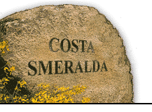 Foto di pietra con scritta Costa Smeralda